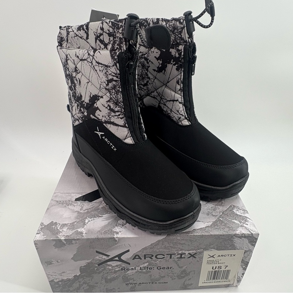 ARCTIX Womens sz 7 Cracked Marble White Quilted Faux Suede Tracer Boot NEW - Picture 2 of 12
